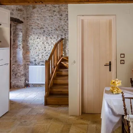 Ev Zin Folia Leonidio