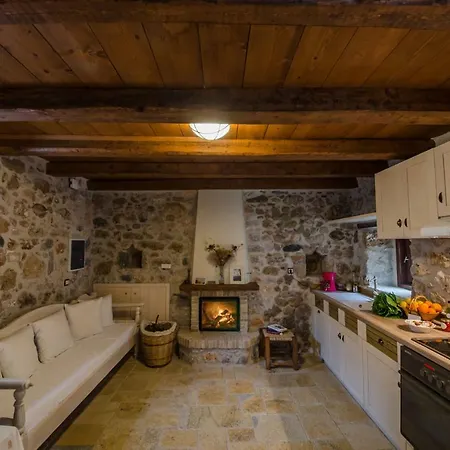 Ev Zin Folia شقة ليونِذيو